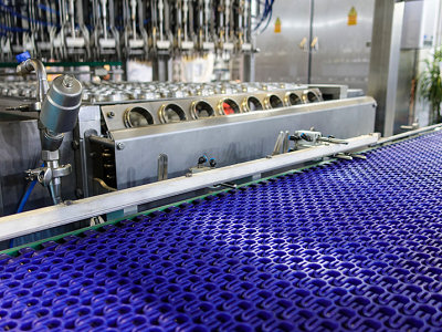 Modular belts for the beverage and canning industry